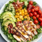 Salade Cobb Grillée : Une Recette Fraîche, Complète et Savoureuse